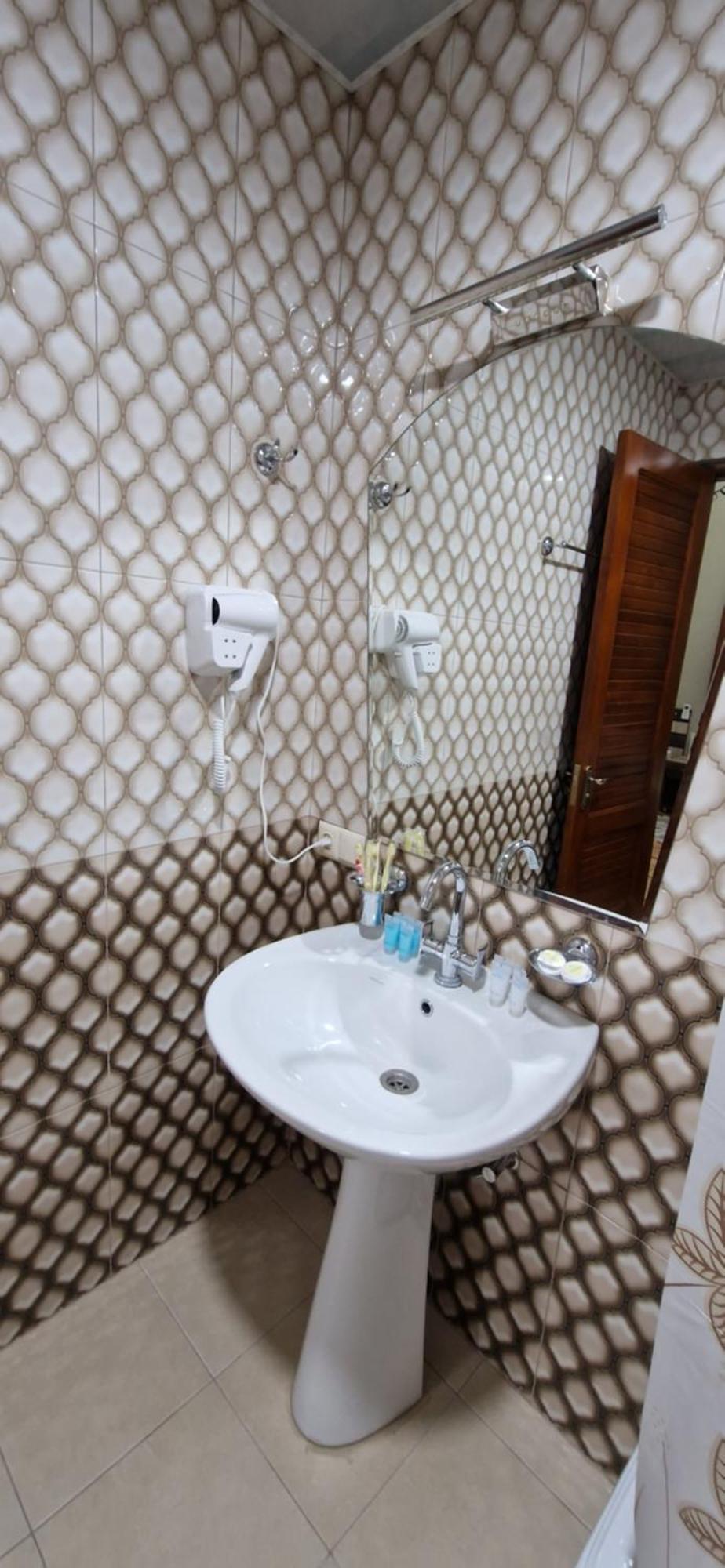 Hotel Villa คูทายสิ ภายนอก รูปภาพ